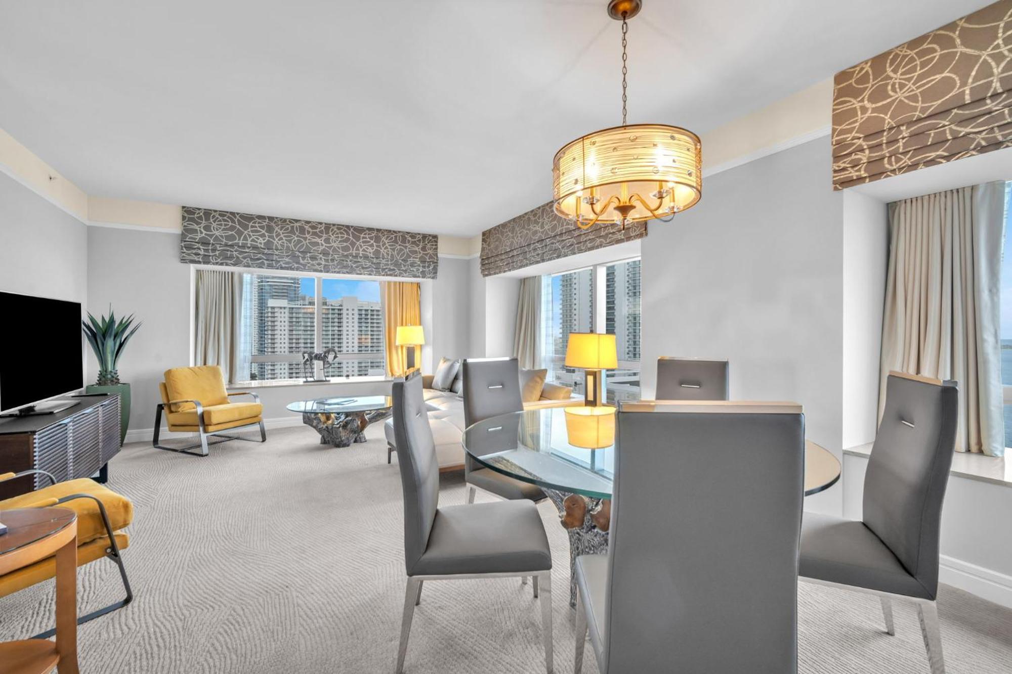 Spacious 2 Bedroom 2 Bath & Studio Suites In The Four Seasons Hotel Miami High Floors Kültér fotó