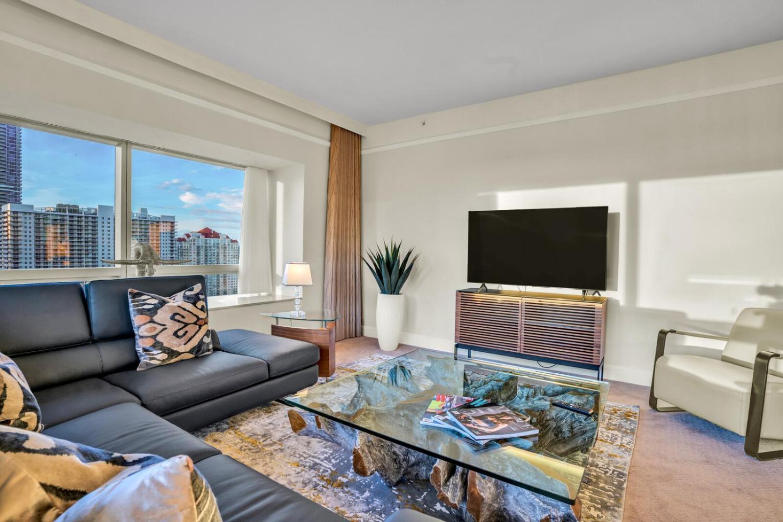 2 Bedroom Or King Studio Suites Four Seasons Hotel Miami Free Wi-Fi & Free Parking Kültér fotó
